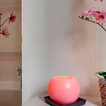 Charlotte Apartment *